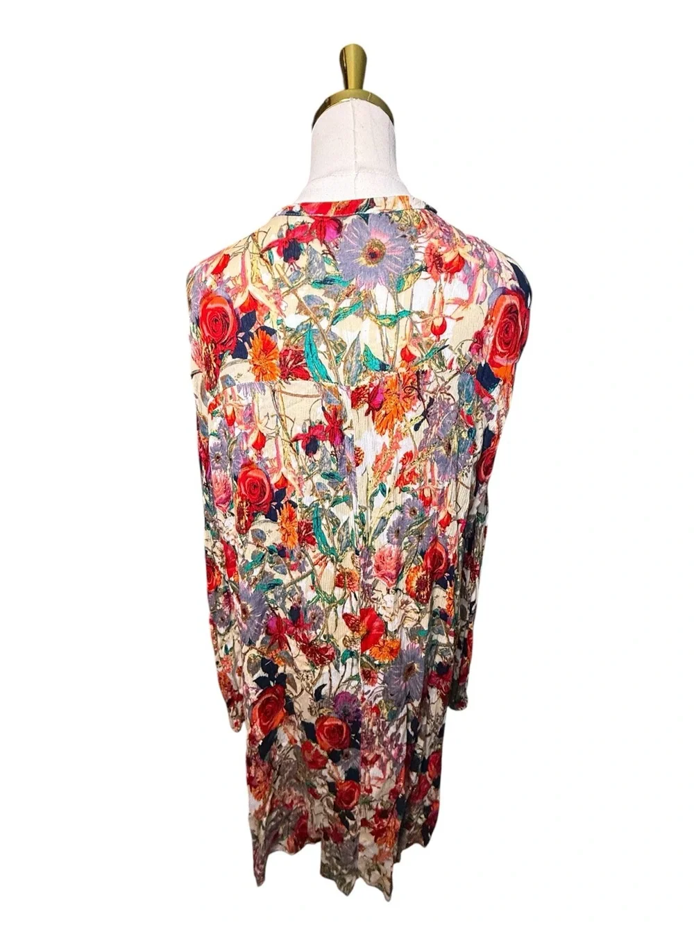 Umgee Floral Button-Front Blouse in Multicolor - Picture 3 of 7